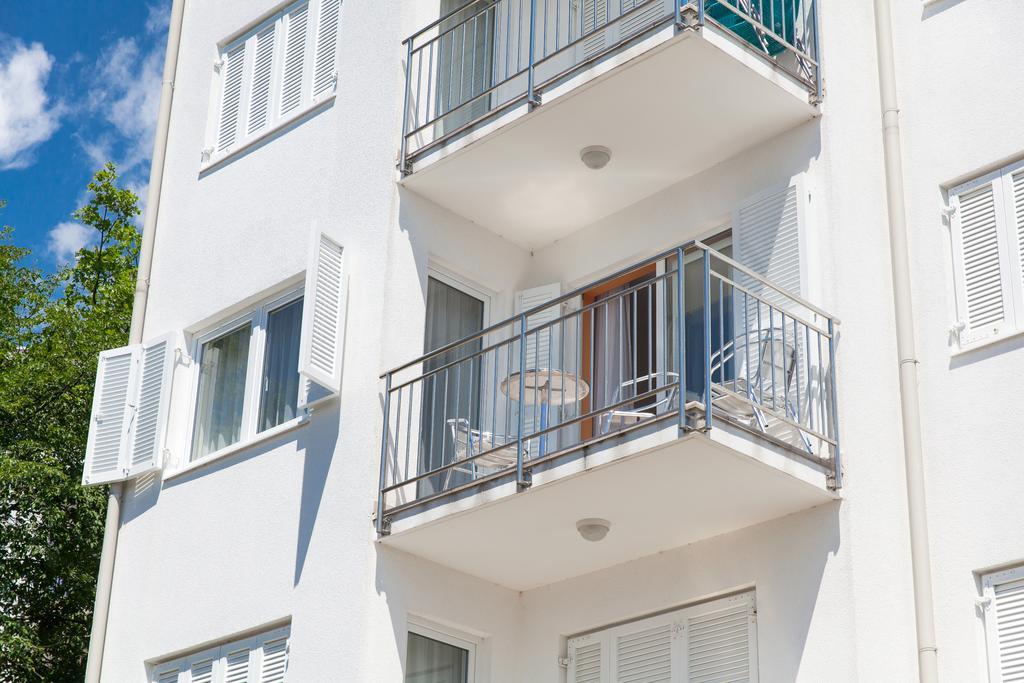 Apartments Ines Selce Bagian luar foto