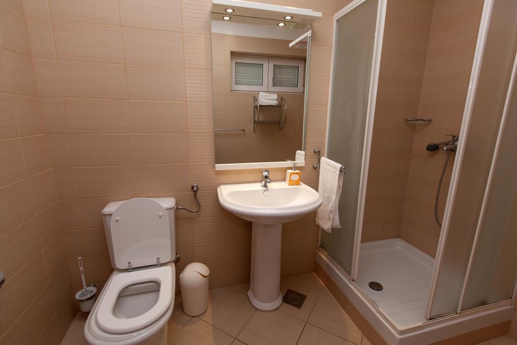 Apartments Ines Selce Bagian luar foto