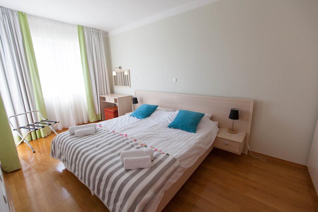 Apartments Ines Selce Bagian luar foto