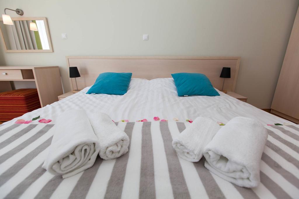Apartments Ines Selce Bagian luar foto