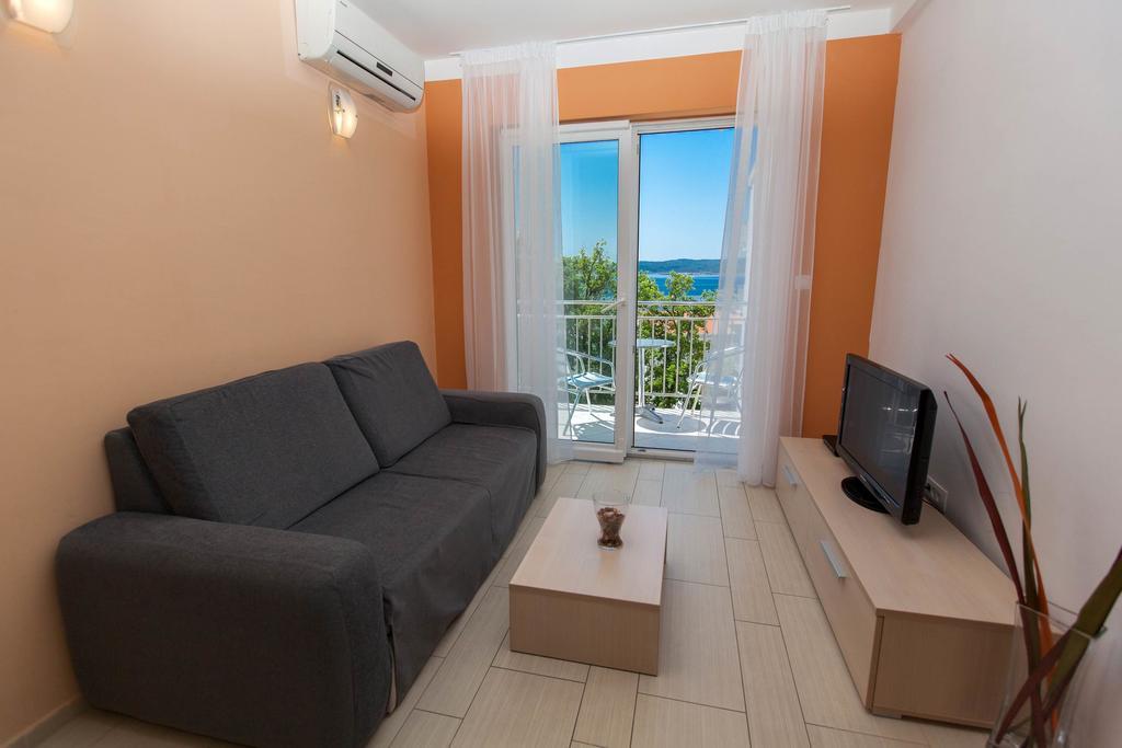 Apartments Ines Selce Bagian luar foto