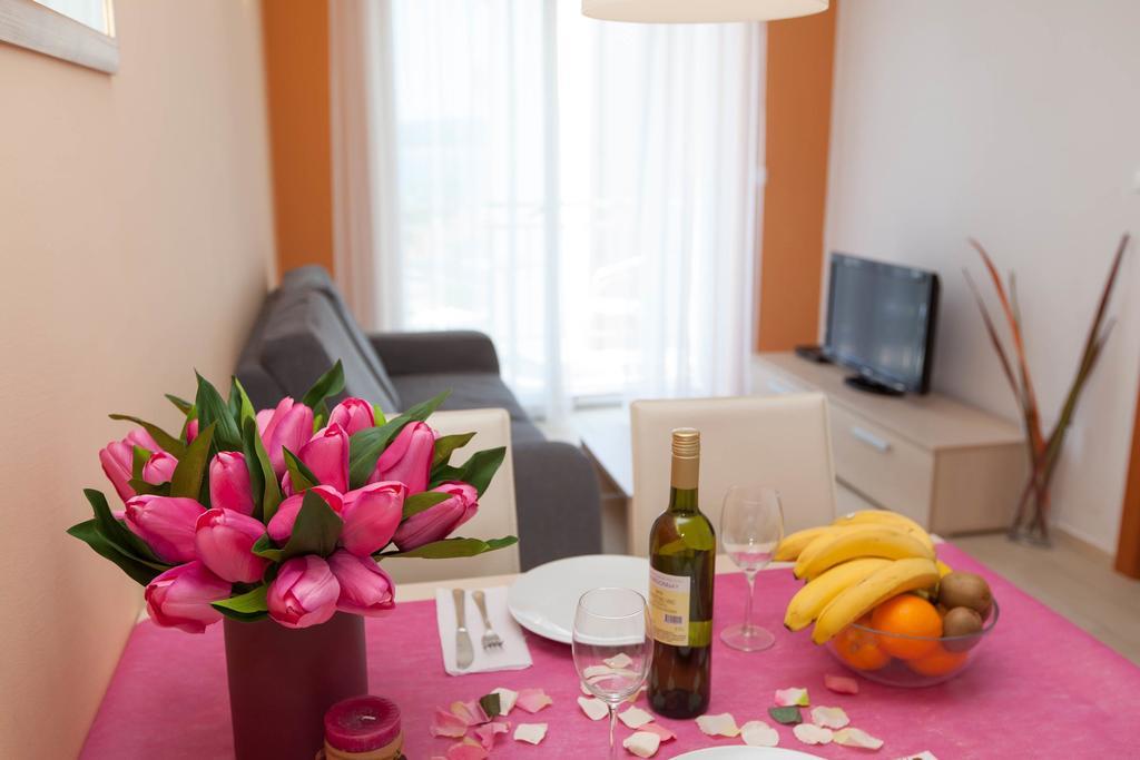 Apartments Ines Selce Bagian luar foto