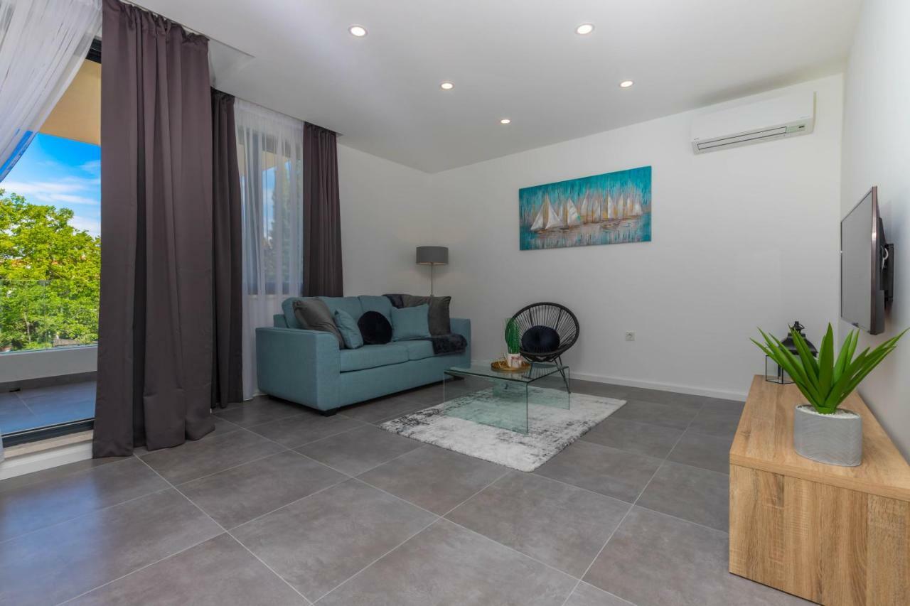 Apartments Ines Selce Bagian luar foto