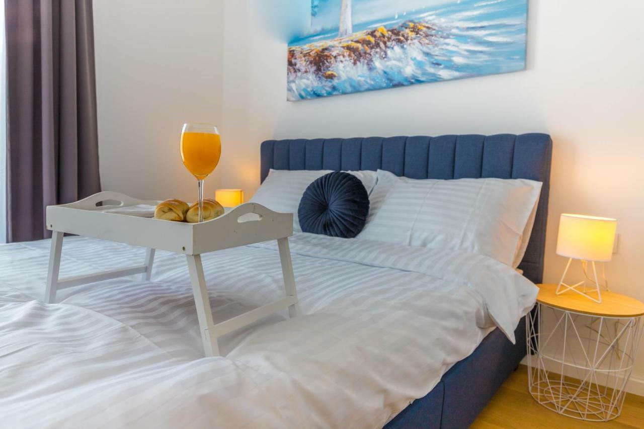 Apartments Ines Selce Bagian luar foto