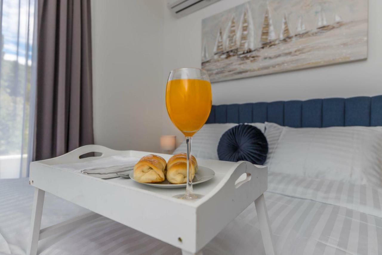 Apartments Ines Selce Bagian luar foto