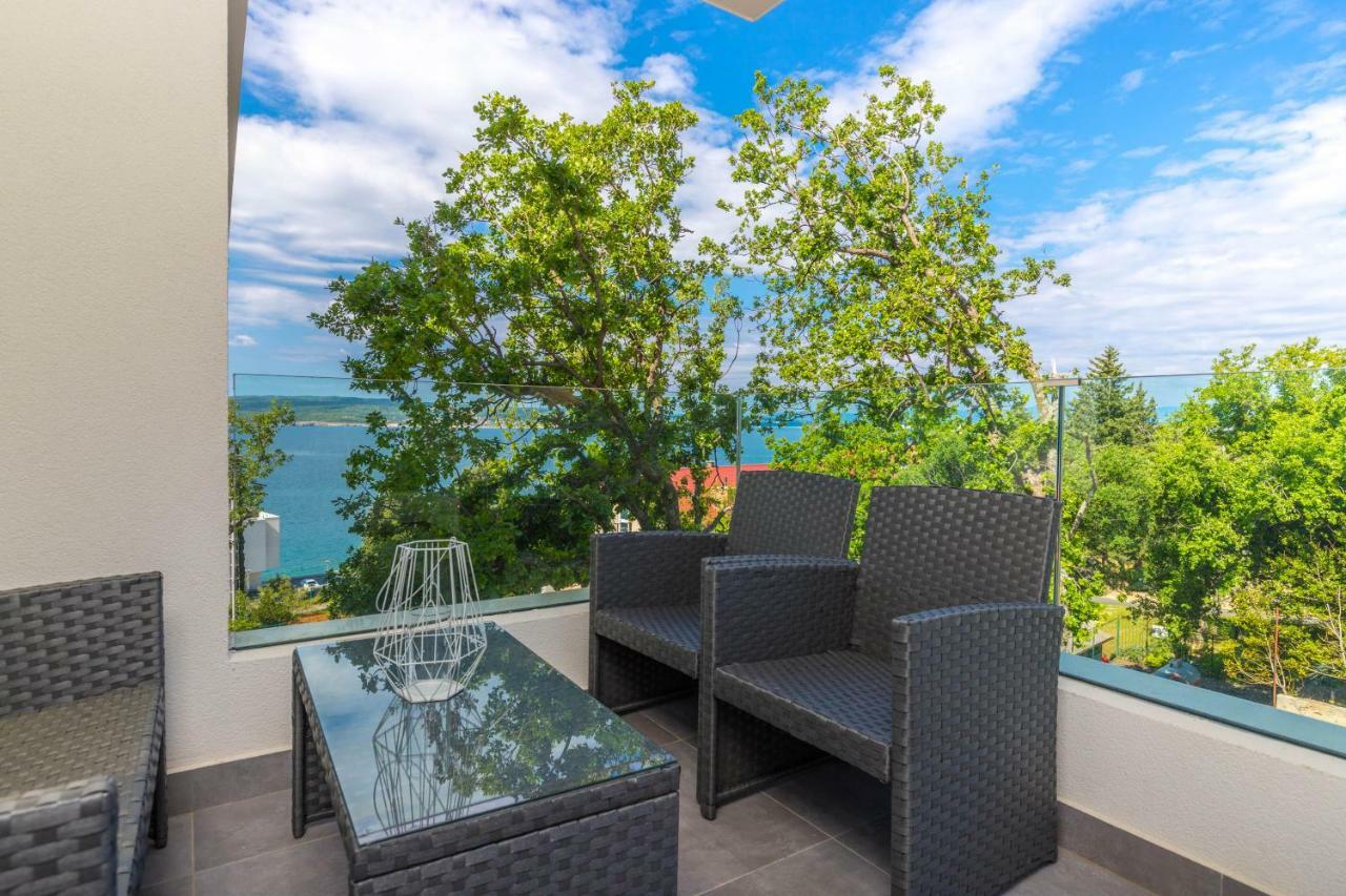 Apartments Ines Selce Bagian luar foto