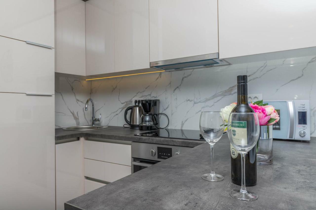 Apartments Ines Selce Bagian luar foto
