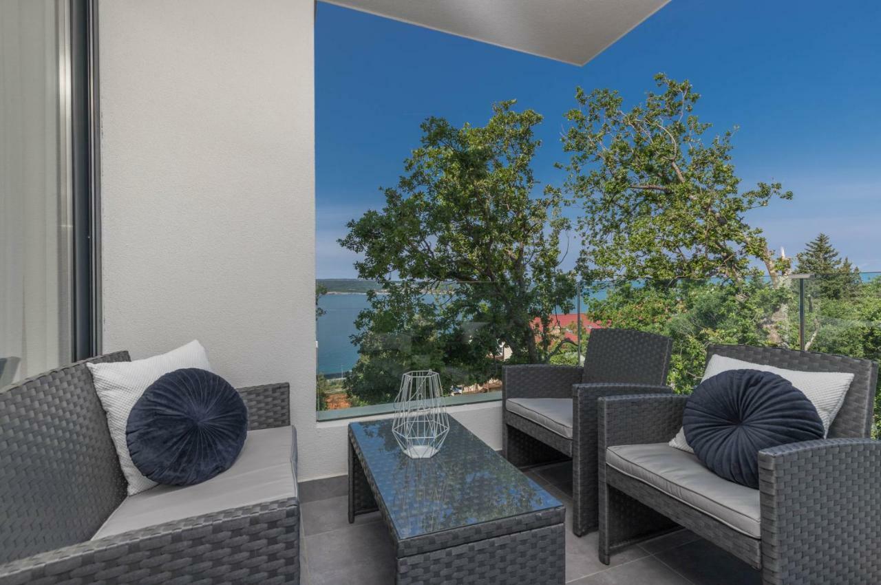 Apartments Ines Selce Bagian luar foto
